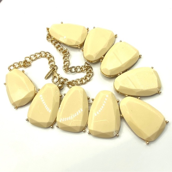 NATASHA Cream Acrylic Cabachon Statement Necklace - Picture 5 of 9